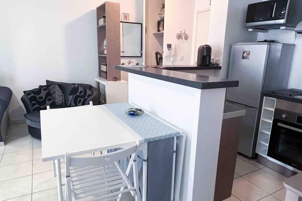 Appart Avec Terrasse Et Parking A 2 Pas De Disney Montévrain Exteriör bild